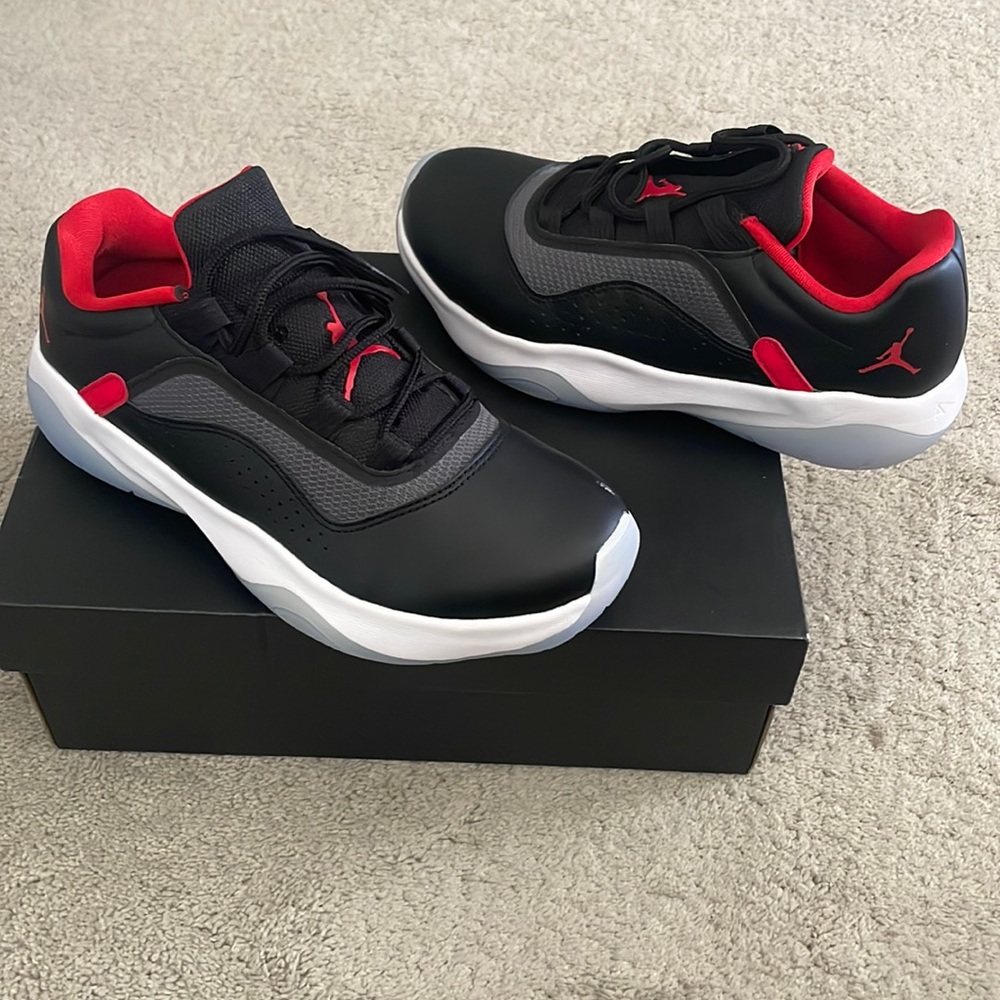 Jordan boys youth size 4.5 new with tag and box